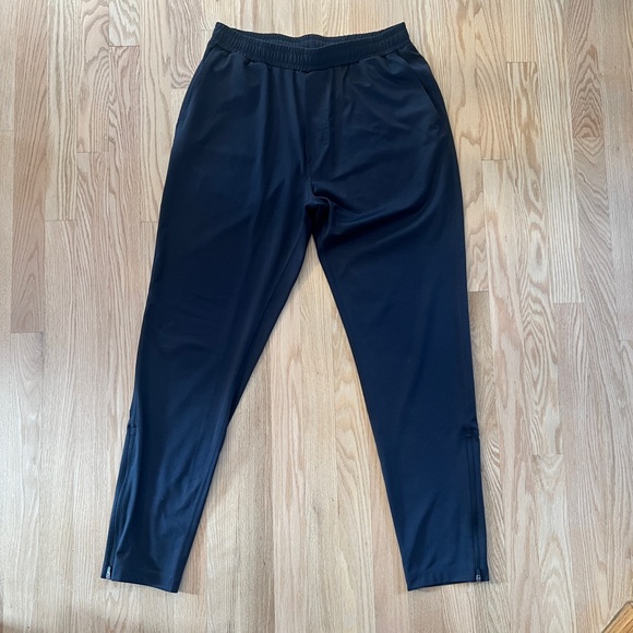 Vuori Men’s Medium Sunday Performance Track Pants - Picture 2 of 9